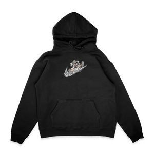 Sweat capuche noir unisexe brodé avec un design inspiré de luffy gear 5 swoosh (One Piece), style anime japonais tendance